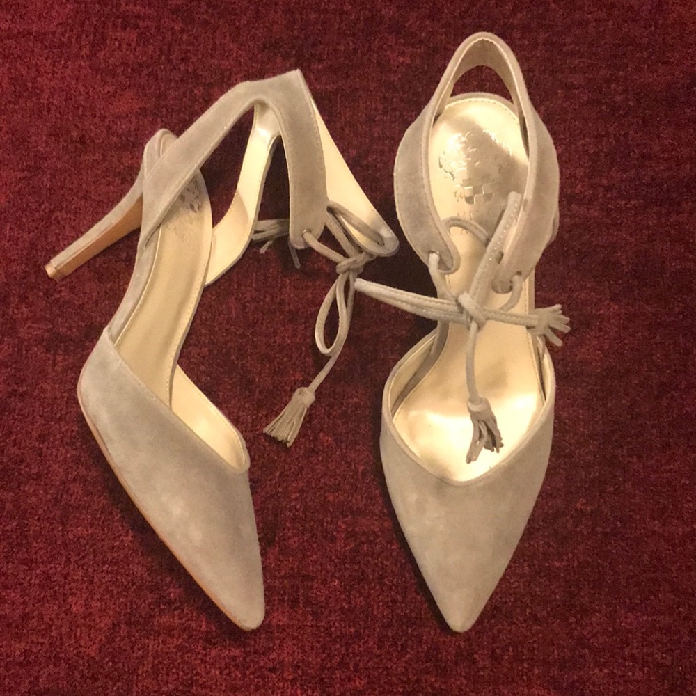 Vince Camuto Grey Suede D’Orsay Tassel Pumps Sz 8